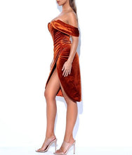 Load image into Gallery viewer, MARIA VELVET DRESS
