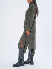 Load image into Gallery viewer, QUEEN G CARDIGAN