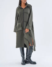 Load image into Gallery viewer, QUEEN G CARDIGAN