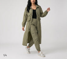 Load image into Gallery viewer, VICTORY RAIN JACKET