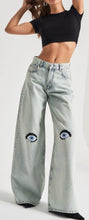 Load image into Gallery viewer, EYES ON ME JEANS