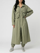 Load image into Gallery viewer, VICTORY RAIN JACKET