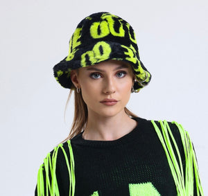 Q BUCKET HAT