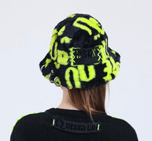 Load image into Gallery viewer, Q BUCKET HAT