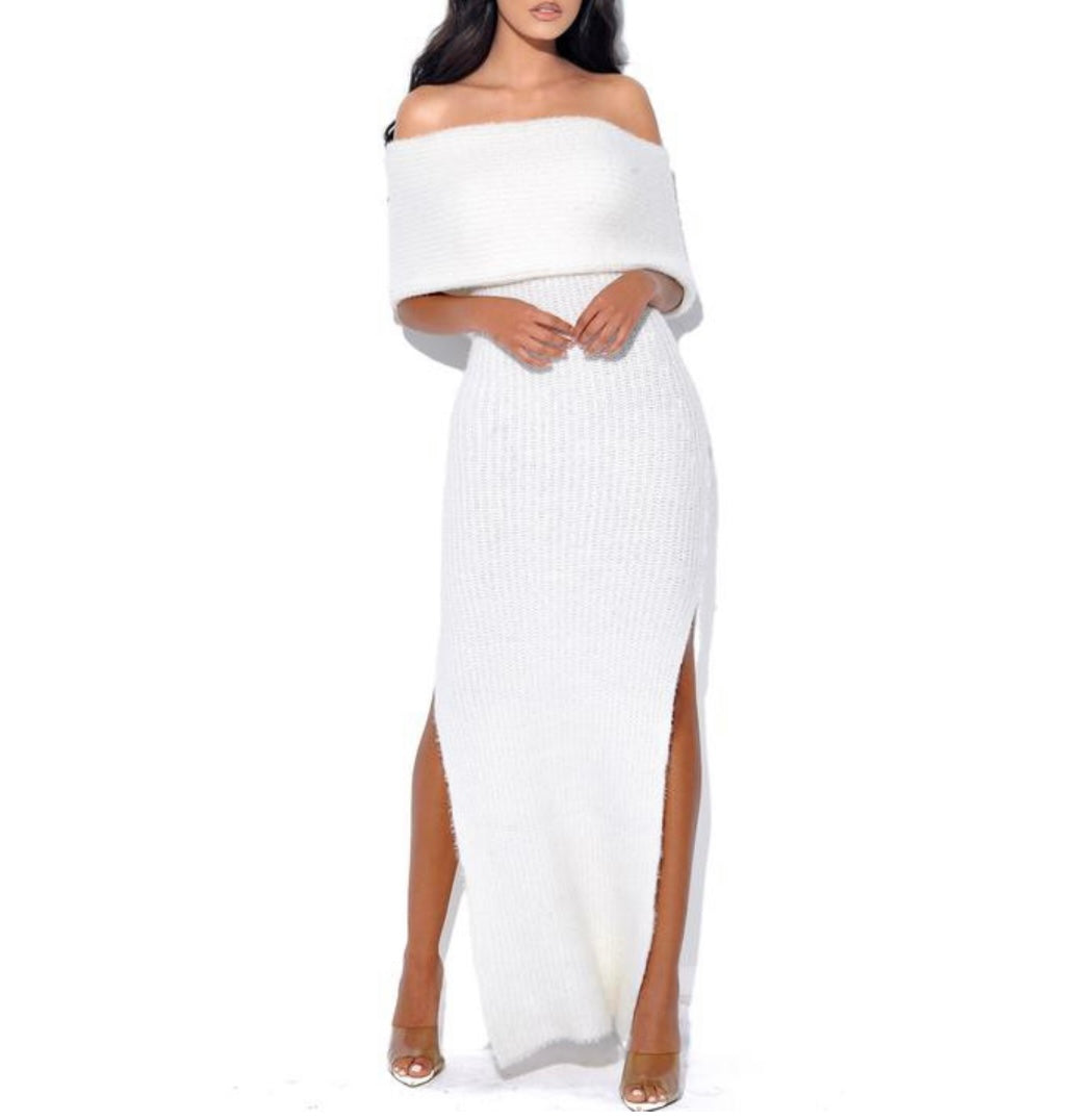SNOW WHITE SWEATER DRESS