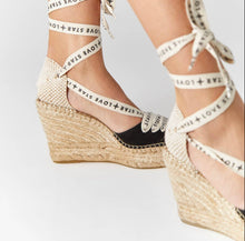 Load image into Gallery viewer, TE AMO WEDGE SHOES