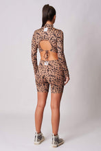 Load image into Gallery viewer, Crop-top-shorts-set.jpg
